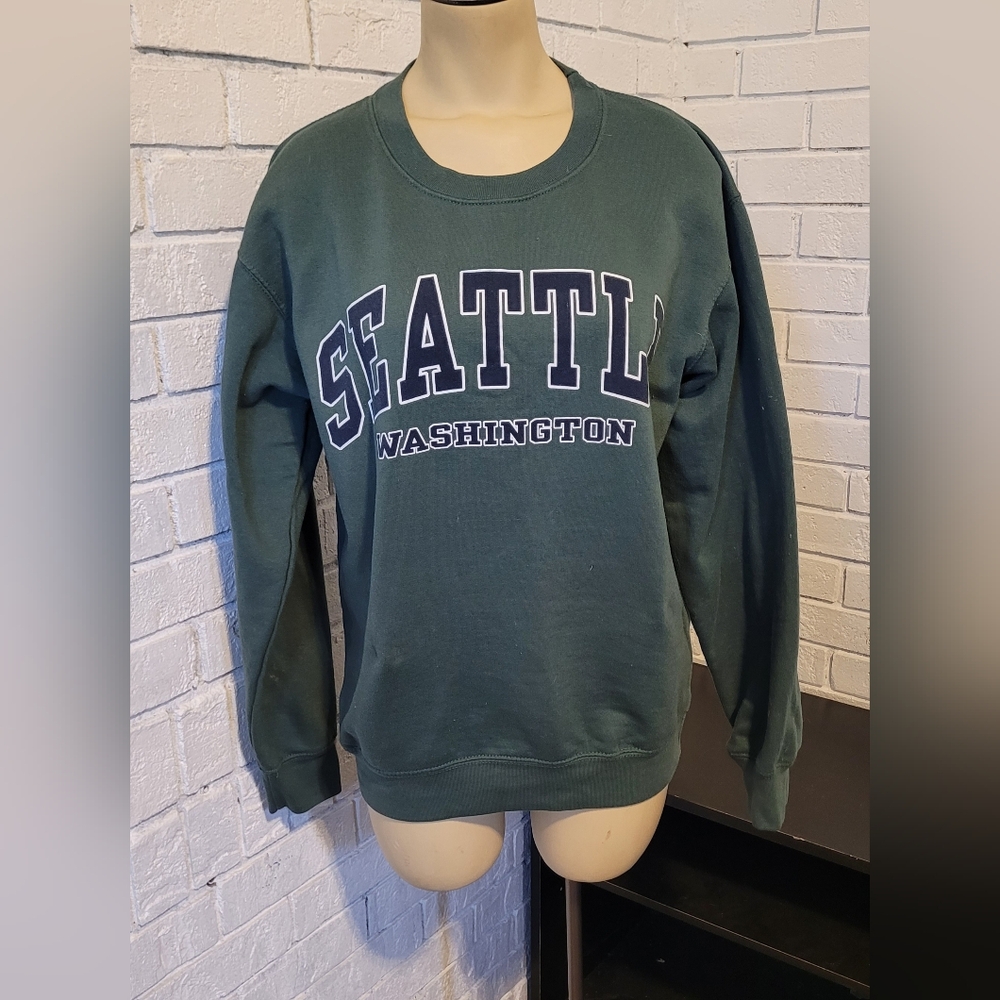 NWOT Prairie Mountain Seattle Washington Green Sweatshirt - Size S